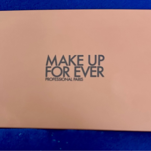Makeup Forever HD Skin Matte Velvet Undetectable Blurring Powder Foundation - Picture 4 of 9